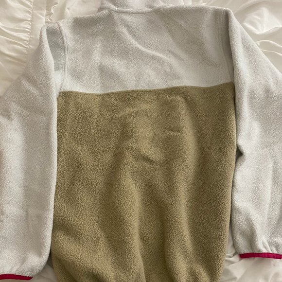 Patagonia Sweatshirt - Picture 2 of 3